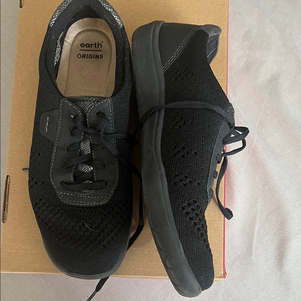 Earth Origins Men's Black Knit Sneakers